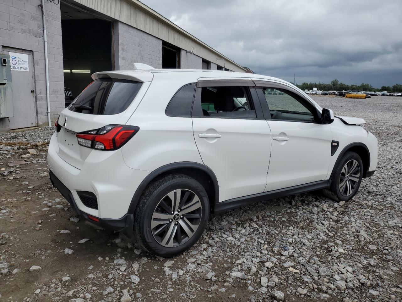 2020 Mitsubishi Outlander Sport Es - Фото 3