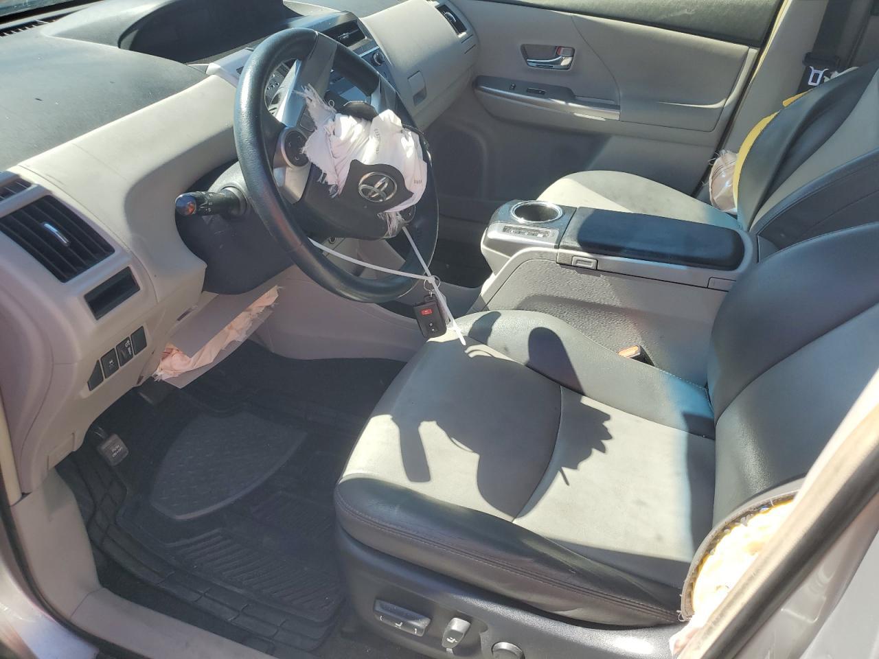 2017 Toyota Prius V - Фото 7