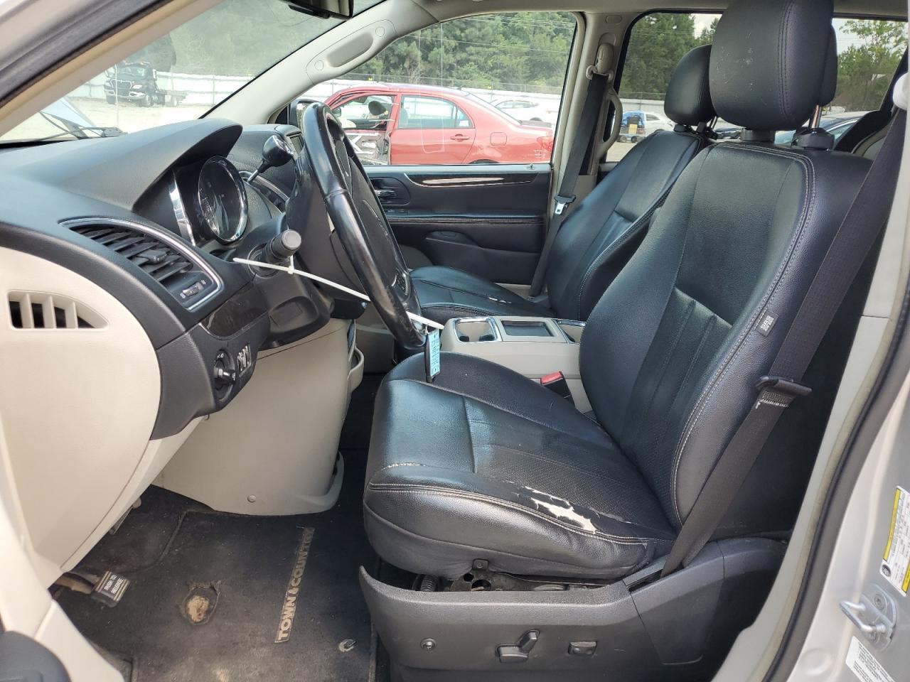 2012 Chrysler Town & Country Touring - Фото 7