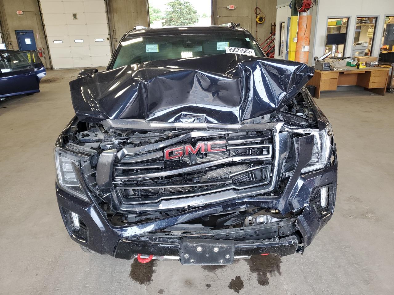 2021 GMC Yukon Xl K1500 At4 - Фото 5