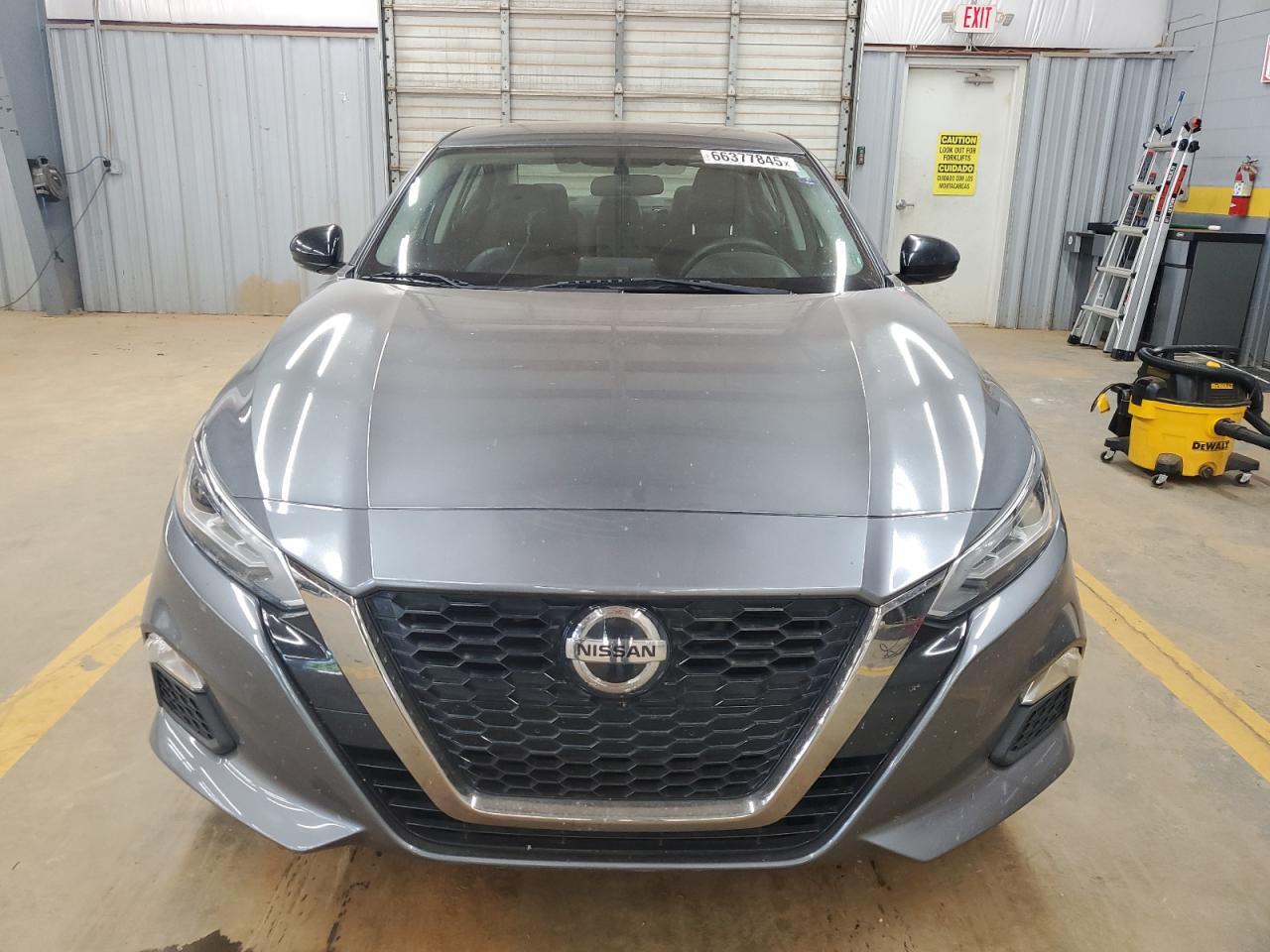 2019 Nissan Altima Sr - Image 5