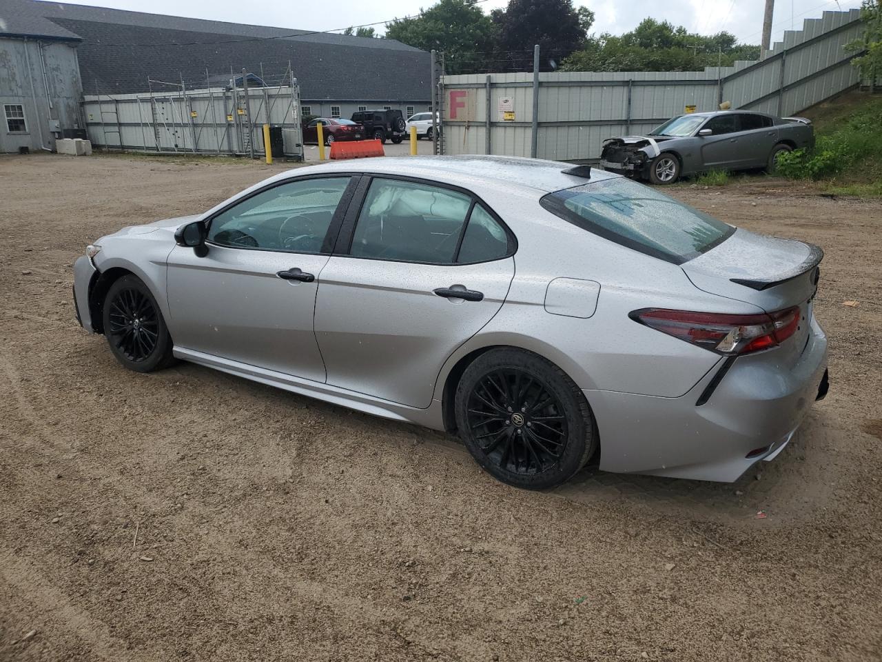 2021 Toyota Camry Se - Фото 2