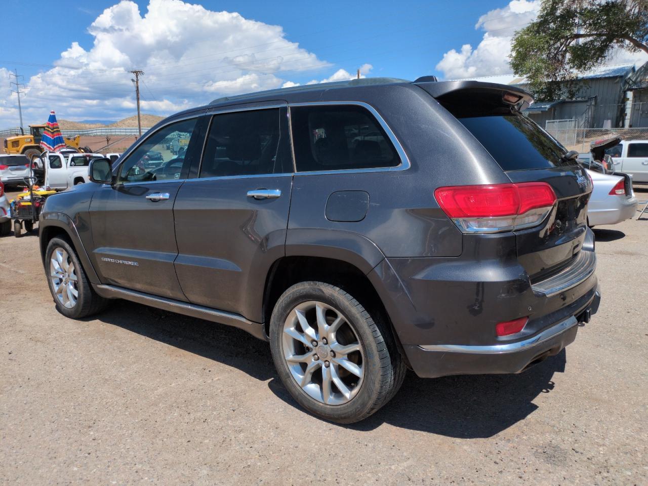 2015 Jeep Grand Cherokee Summit - Image 2