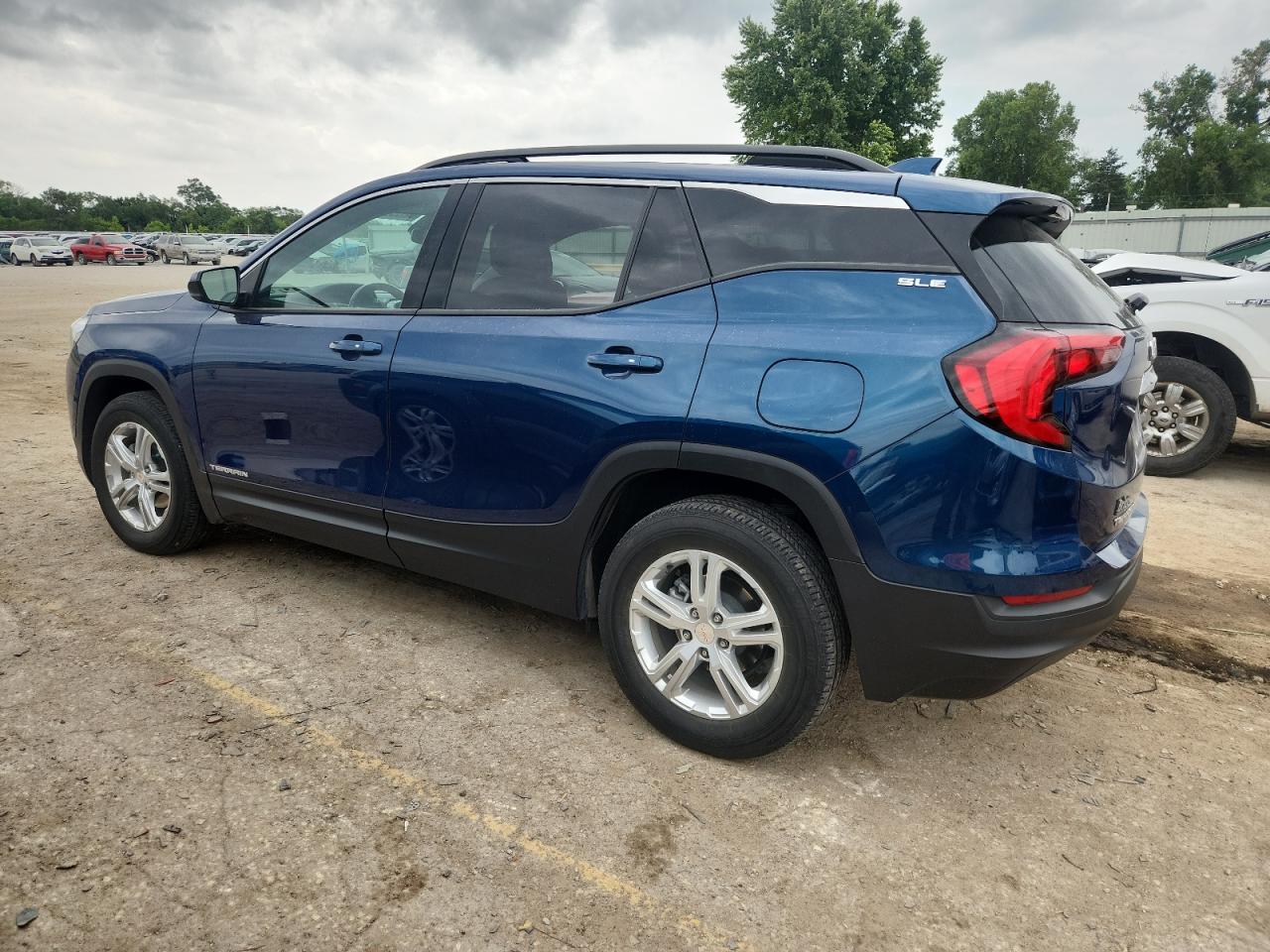 2020 GMC Terrain Sle - Image 2