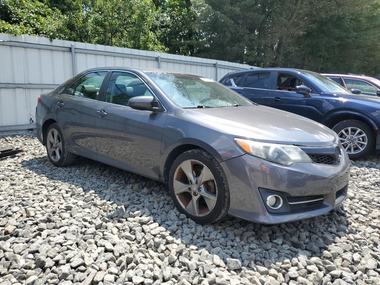 2014 Toyota Camry L - Image 4