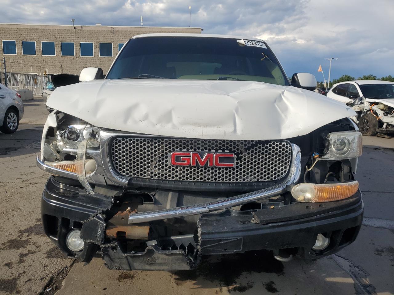 2001 GMC Denali - Image 5