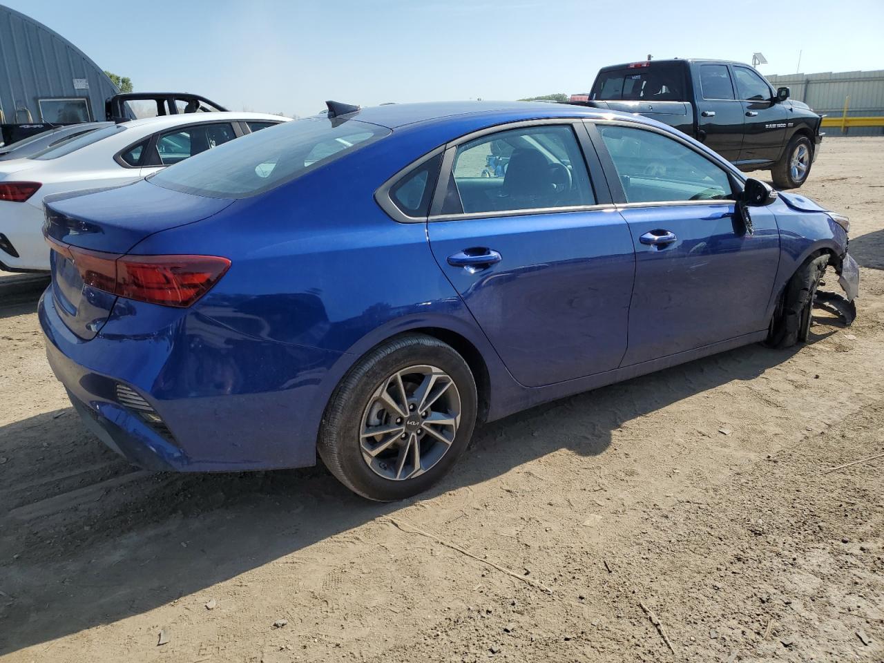 2023 Kia Forte Lx - Фото 3