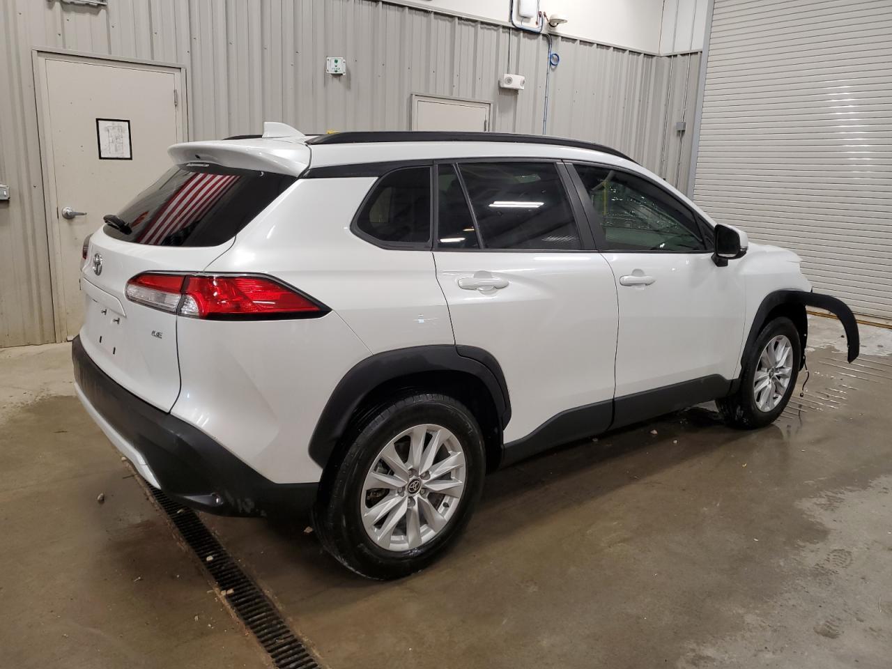 2022 Toyota Corolla Cross Le - Фото 3