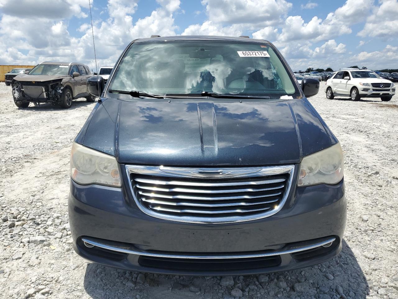 2013 Chrysler Town & Country Touring - Фото 5