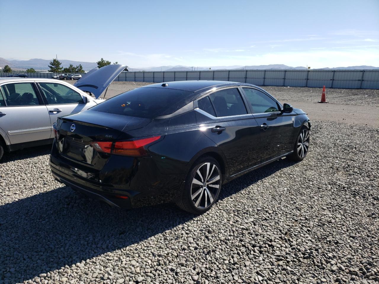 2019 Nissan Altima Sr - Фото 3