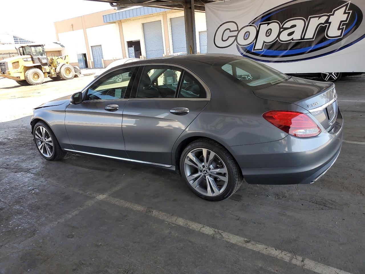 2017 Mercedes-Benz C 300 - Фото 2