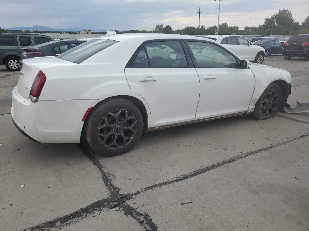 2018 Chrysler 300 S - Image 3