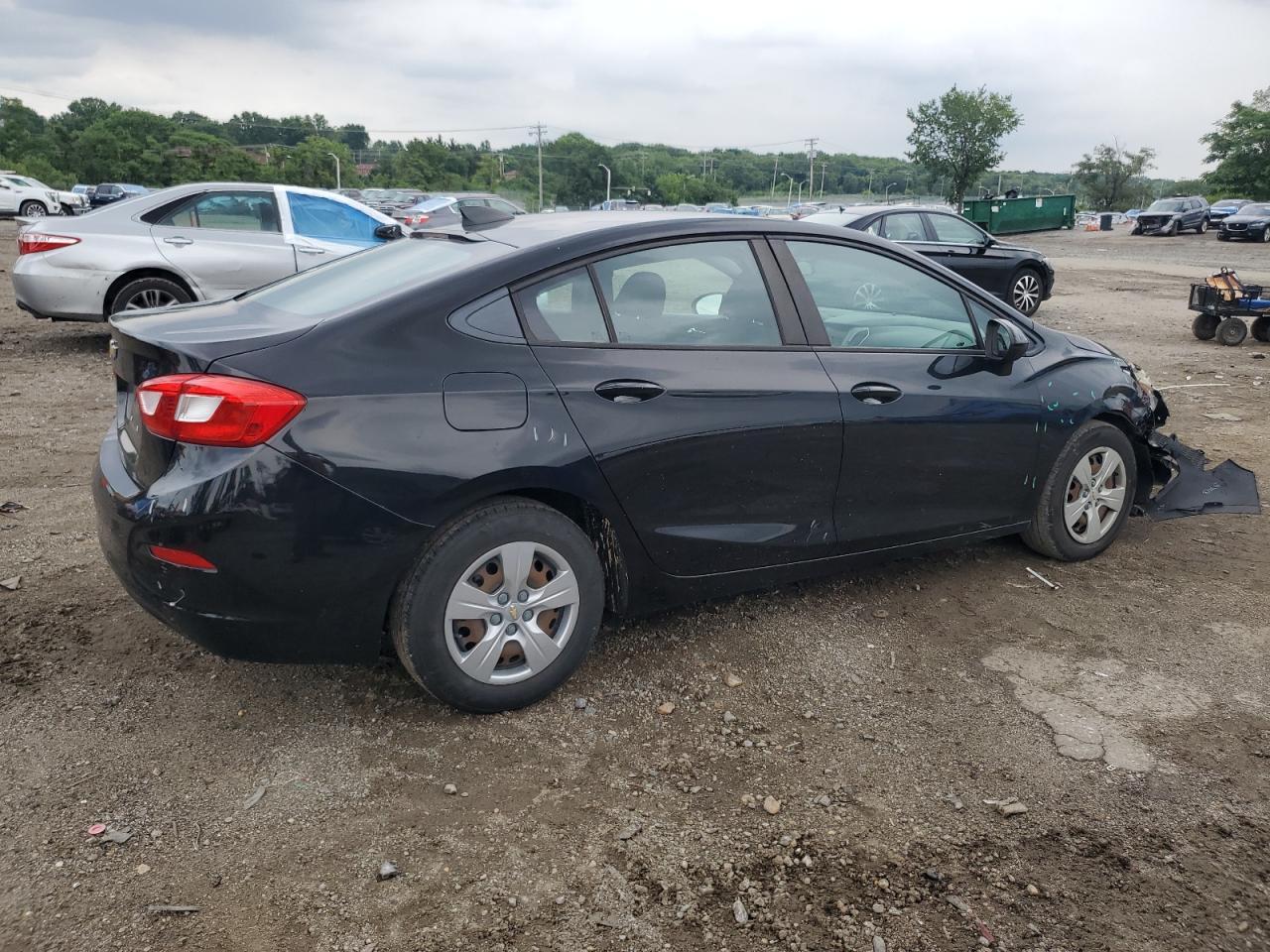 2017 Chevrolet Cruze Ls - Image 3