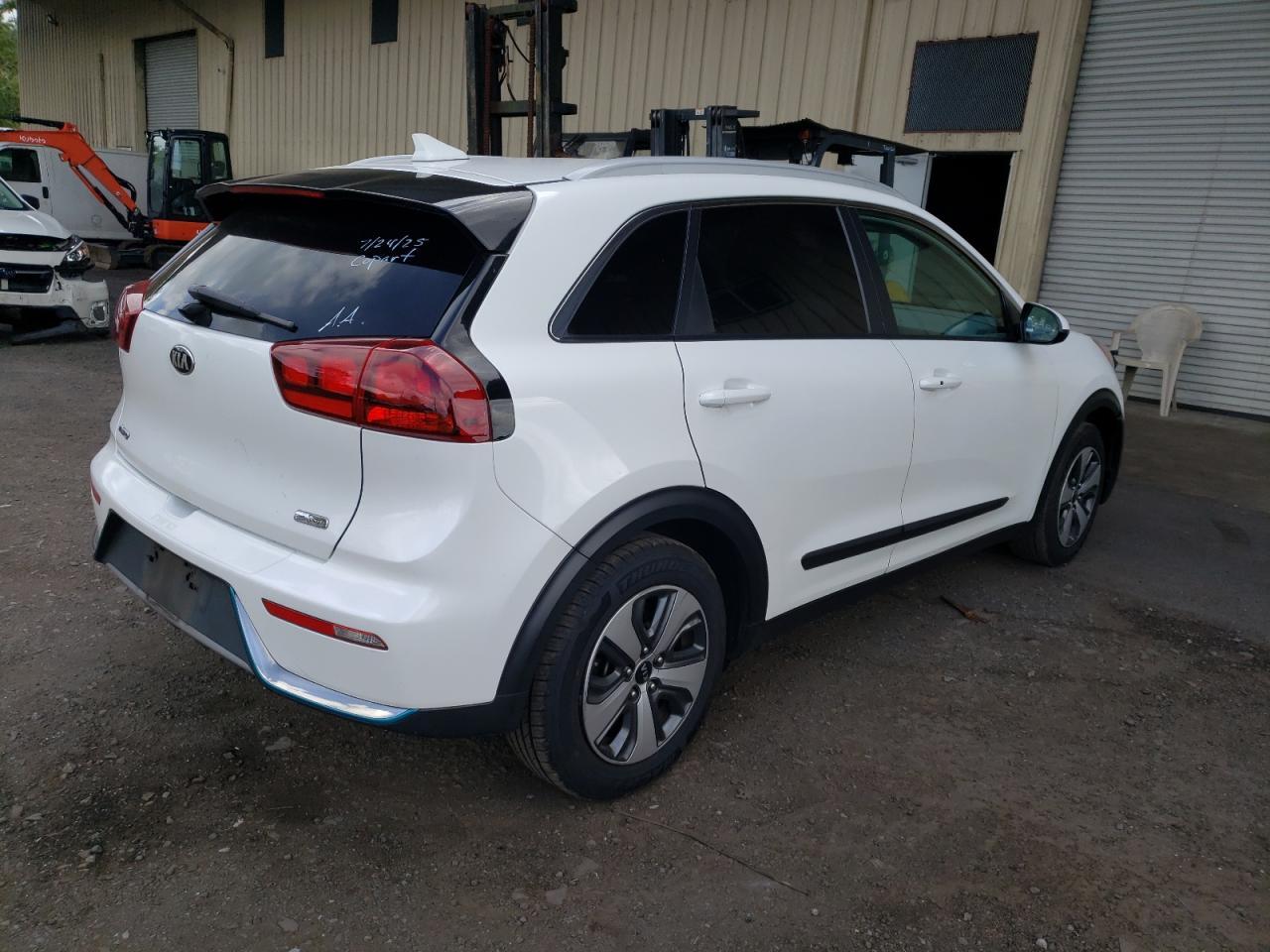 2018 Kia Niro Lx - Image 3