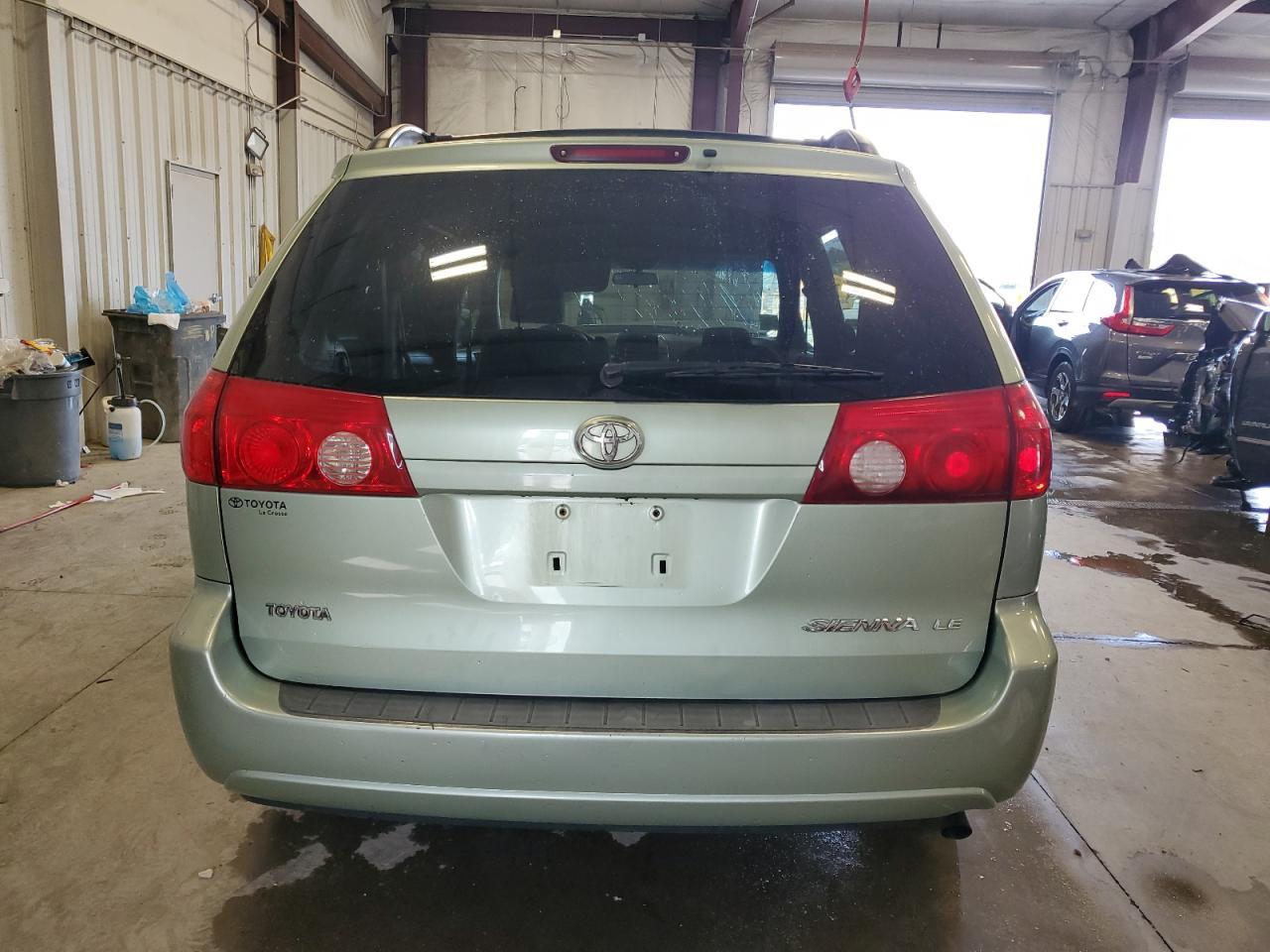 2008 Toyota Sienna Ce - Image 6