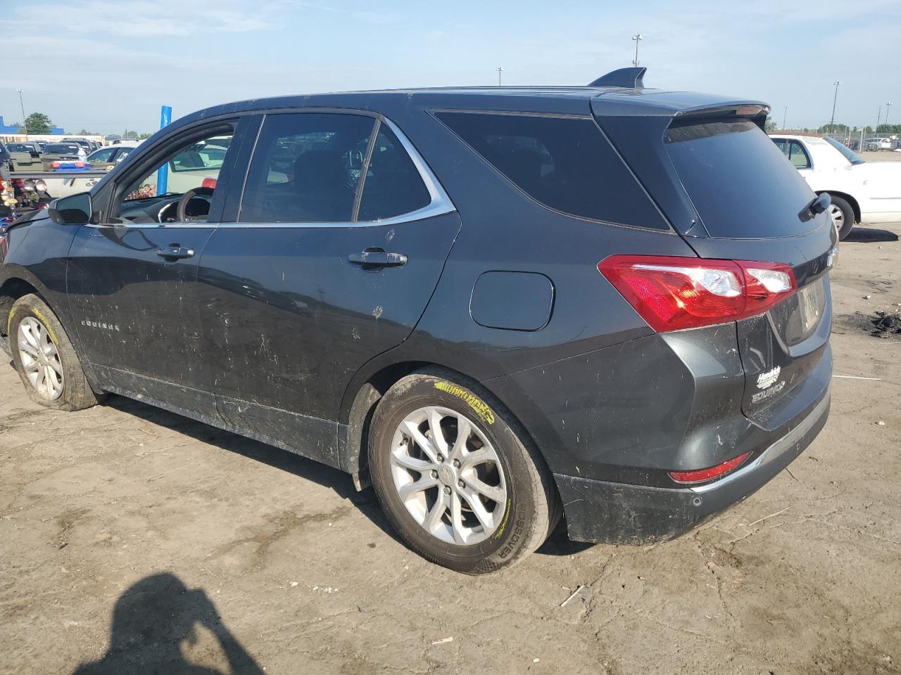2020 Chevrolet Equinox Lt - Image 2