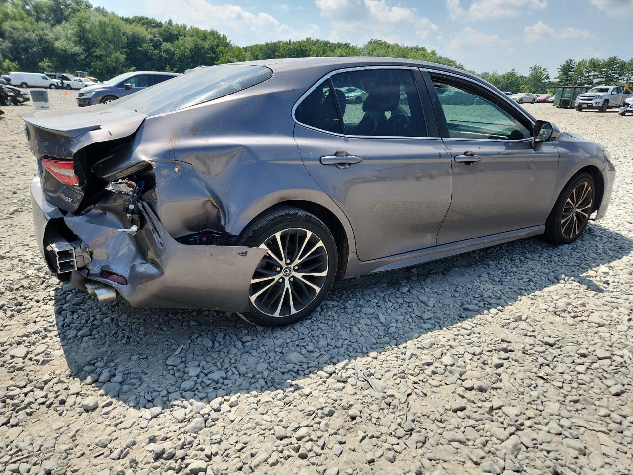 2018 Toyota Camry L - Фото 3