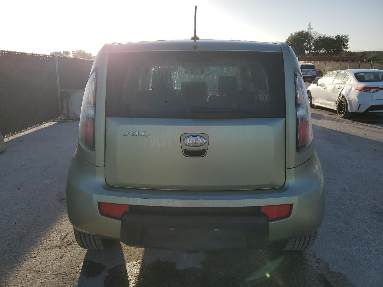 2010 Kia Soul + - Image 6
