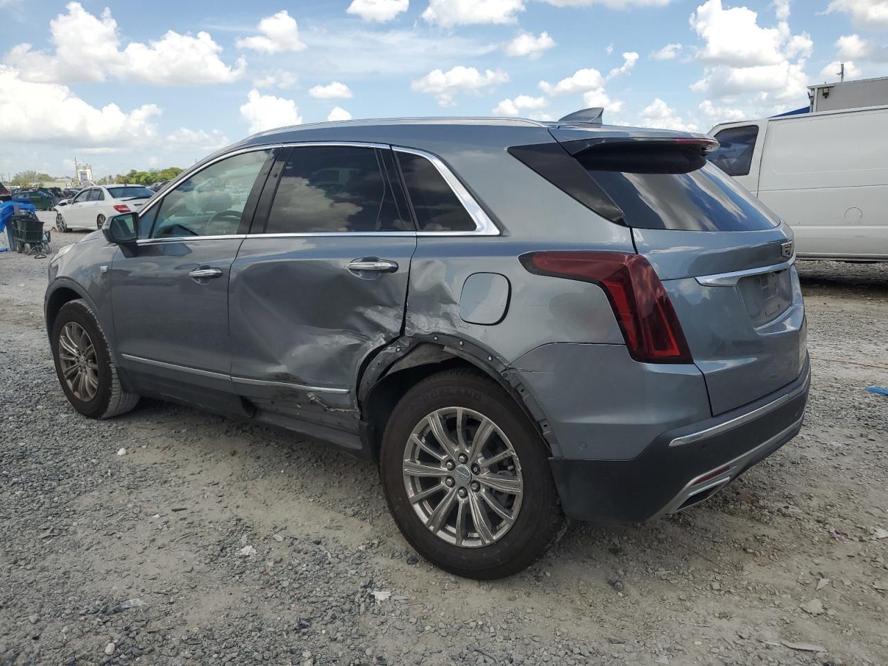 2020 Cadillac Xt5 Premium Luxury - Image 2