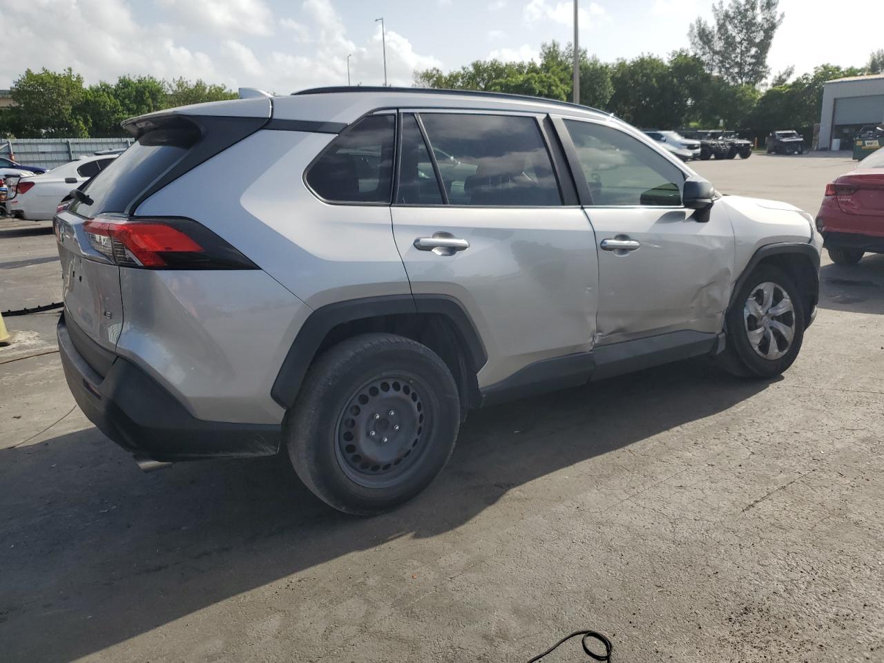 2019 Toyota Rav4 Le - Фото 3