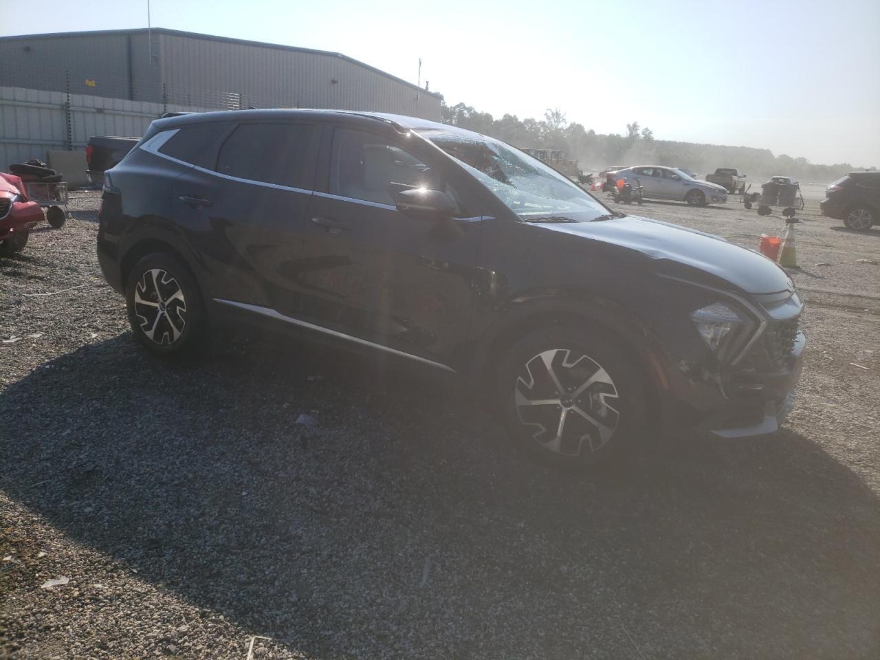 2023 Kia Sportage Ex - Image 4