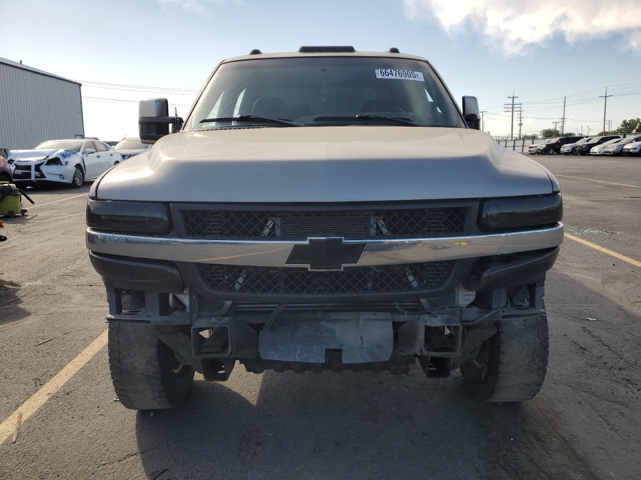 2002 Chevrolet Silverado K2500 Heavy Duty - Image 5