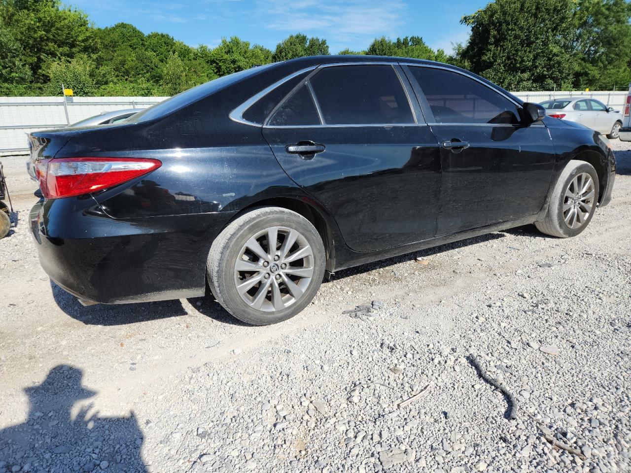 2015 Toyota Camry Le - Фото 3