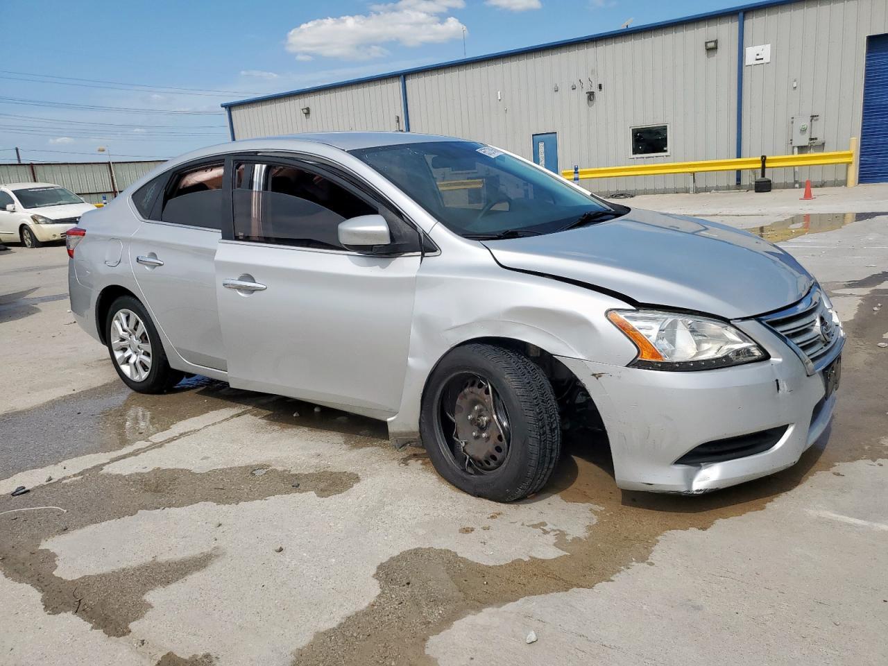 2015 Nissan Sentra S - Фото 4