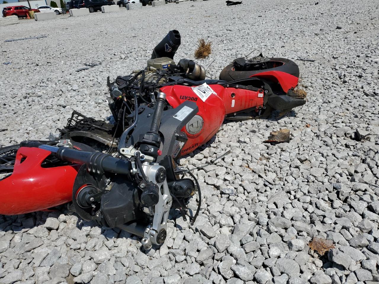 2022 Ducati Panigale V4S - Image 5