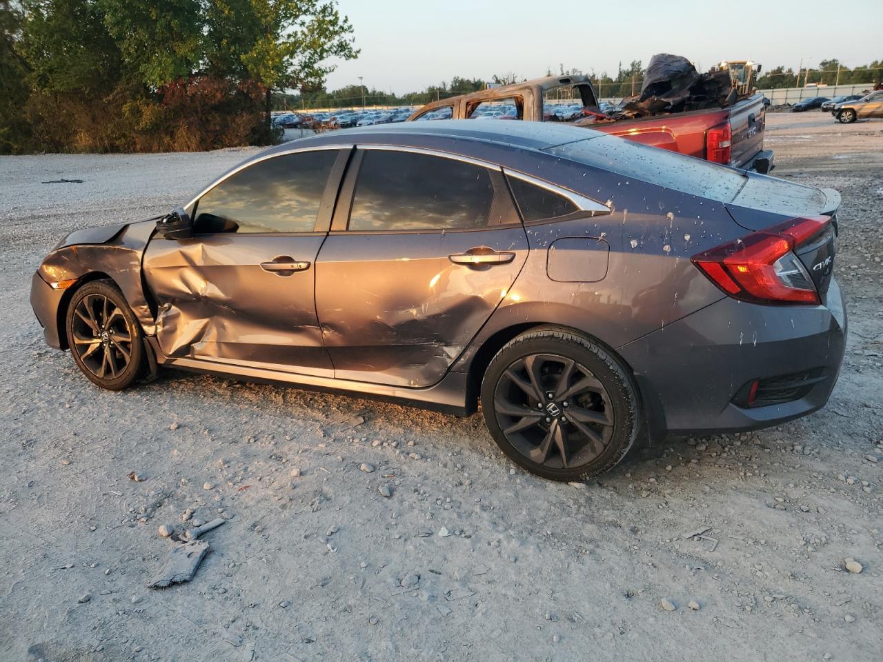 2019 Honda Civic Sport - Фото 2