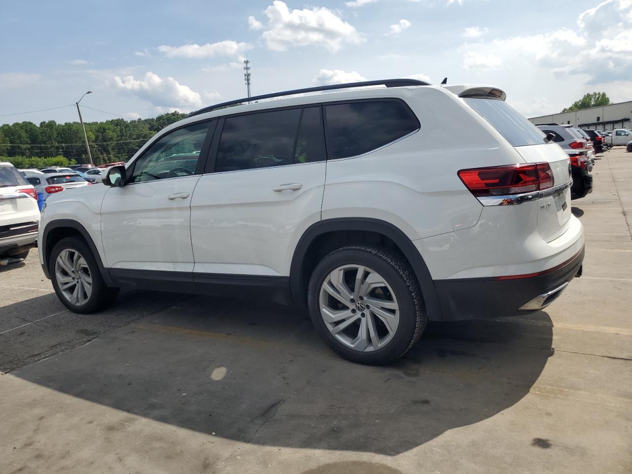 2022 Volkswagen Atlas Se - Image 2