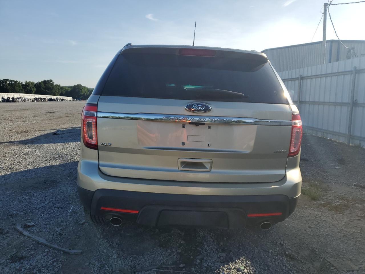 2011 Ford Explorer Xlt - Image 6