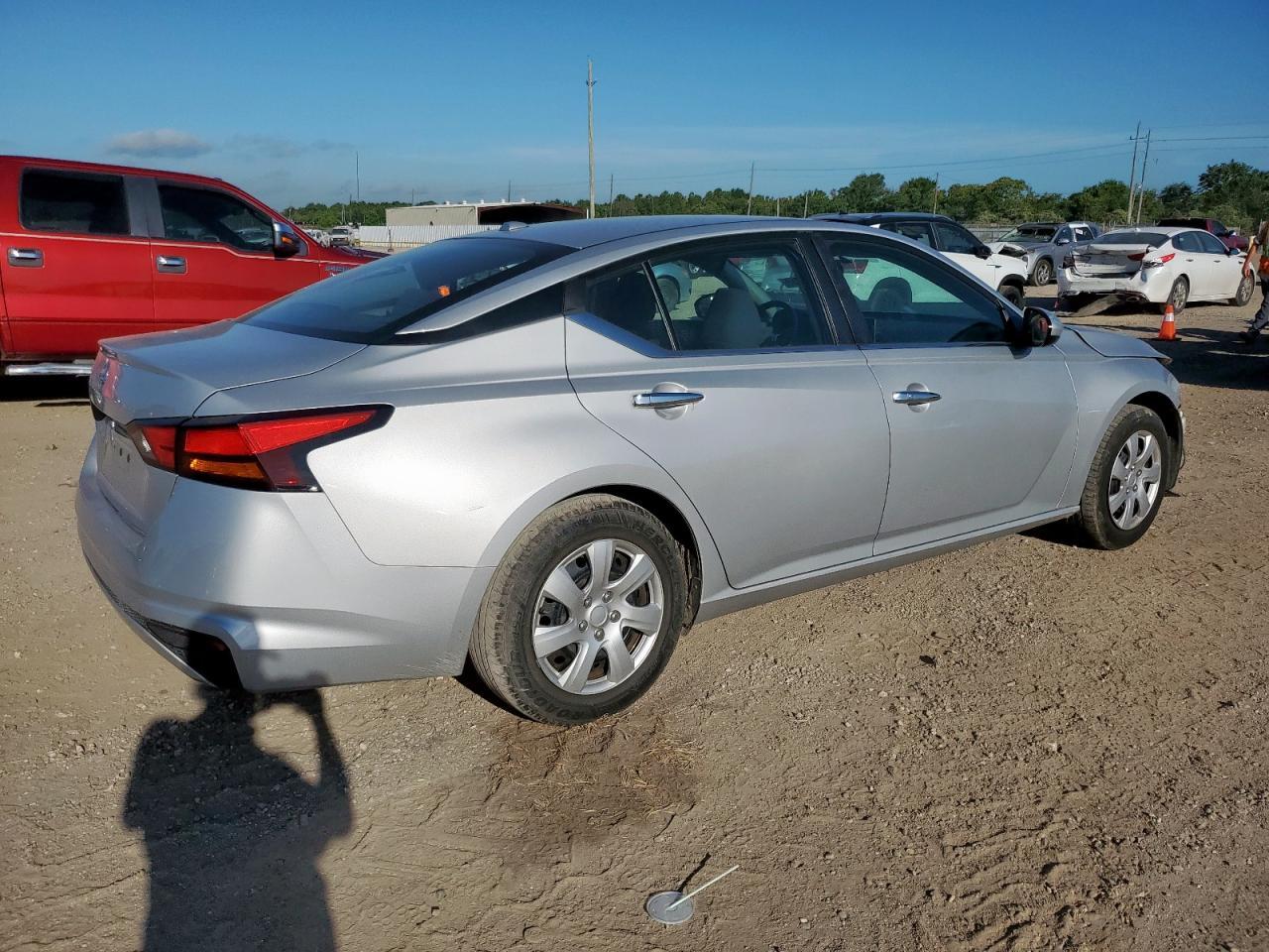 2020 Nissan Altima S - Image 3