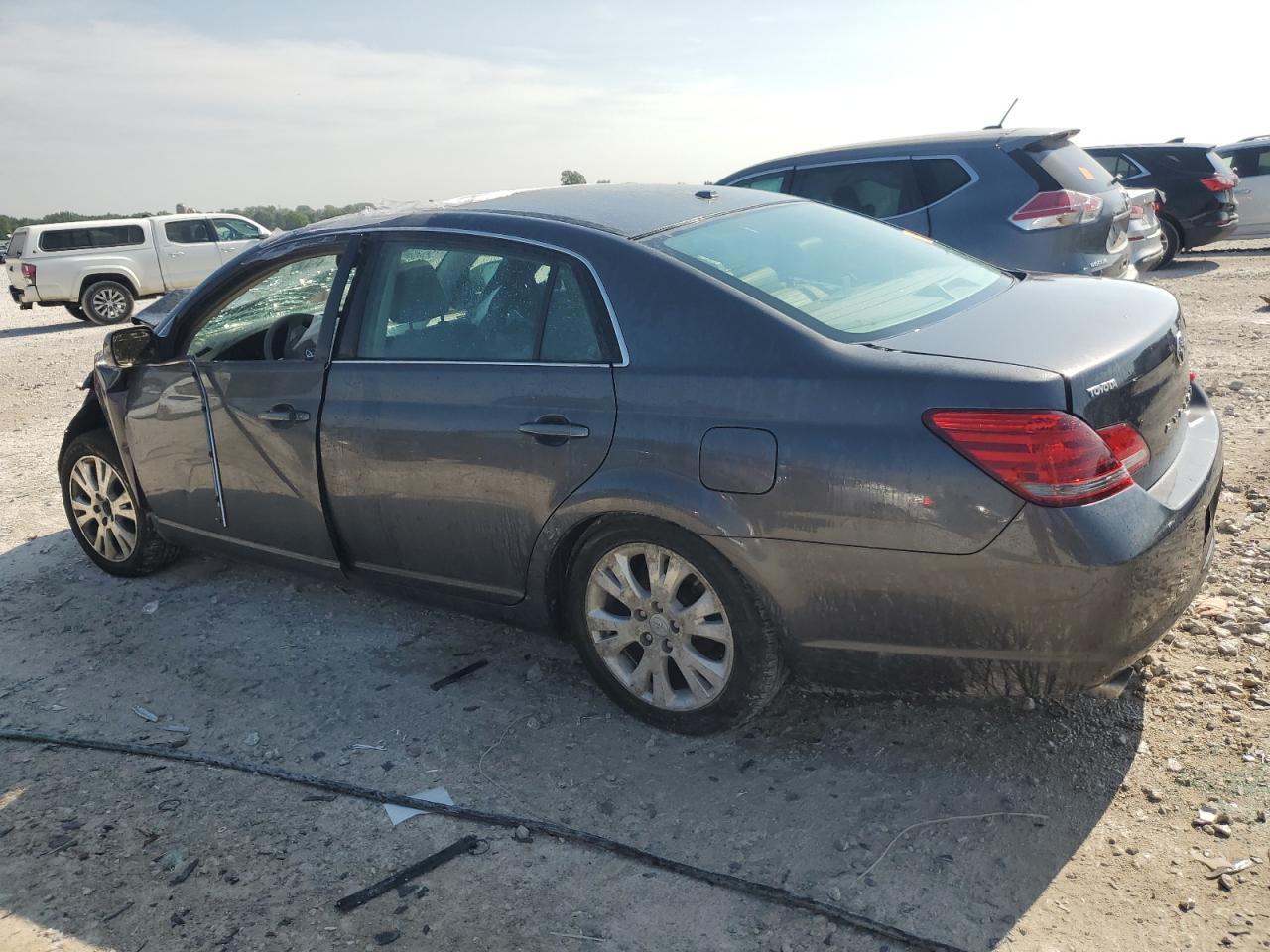 2010 Toyota Avalon Xl - Image 2