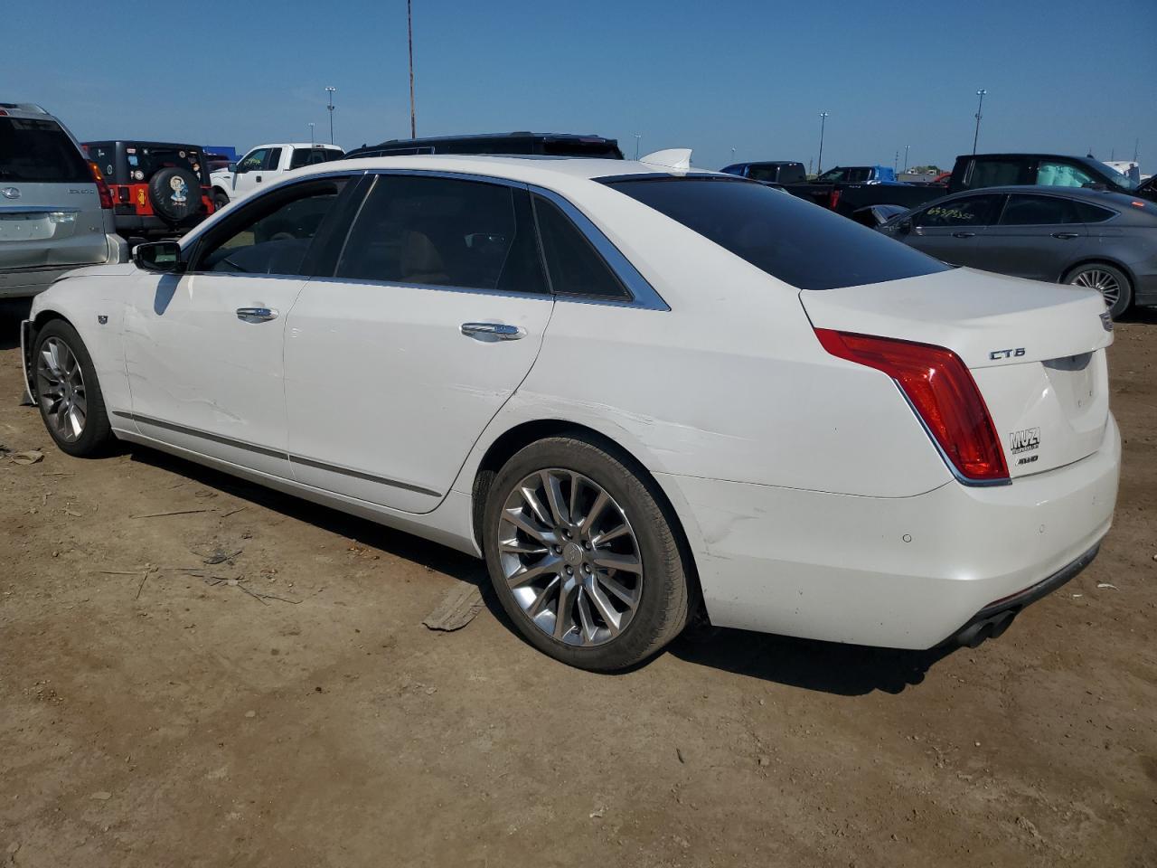 2016 Cadillac Ct6 Premium - Фото 2
