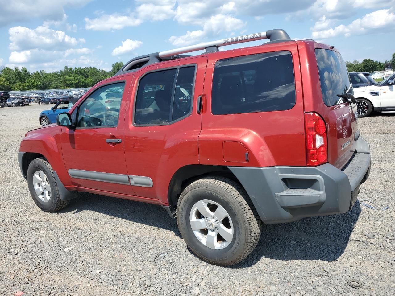 2013 Nissan Xterra X - Фото 2