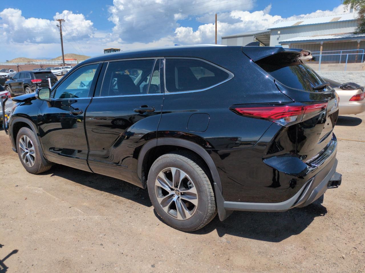 2022 Toyota Highlander Xle - Фото 2