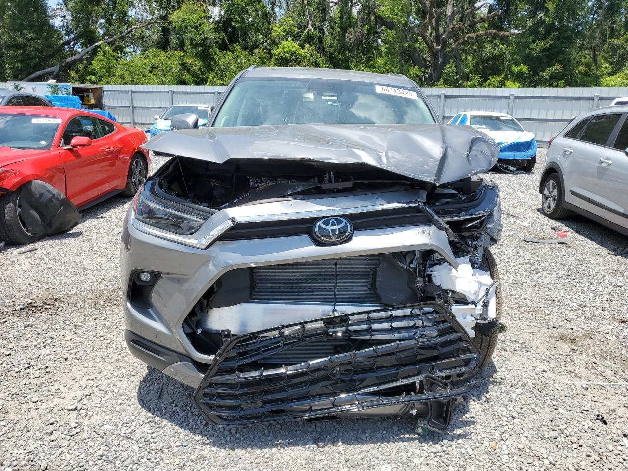 2025 Toyota Grand Highlander Le - Image 5