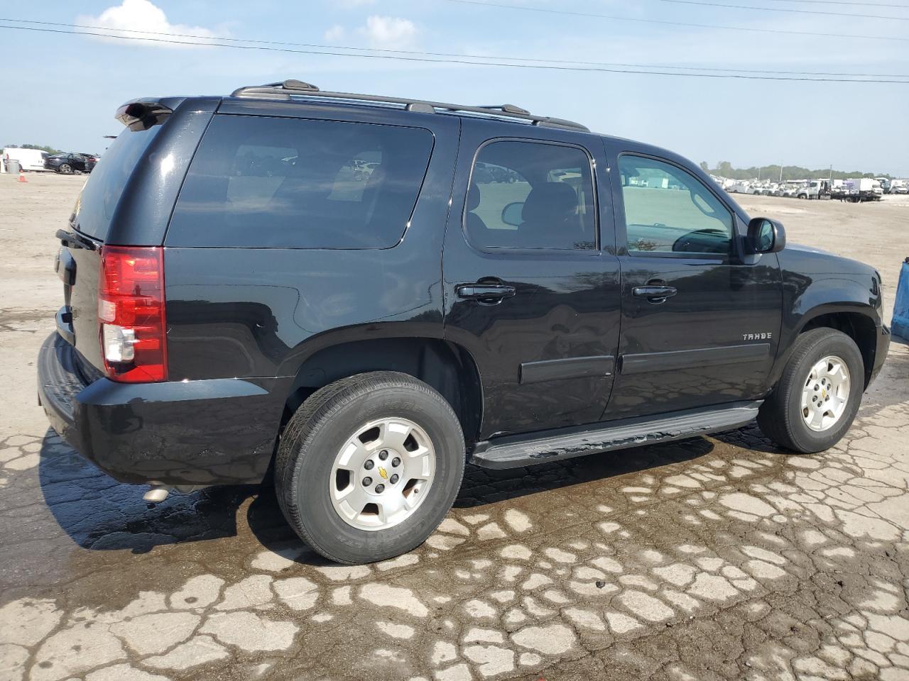 2013 Chevrolet Tahoe C1500 Ls - Фото 3