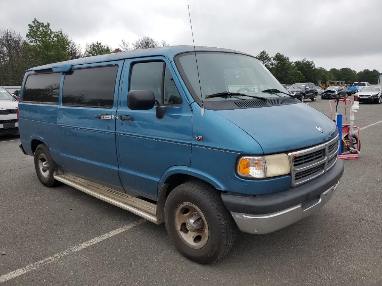 1998 Dodge Ram Wagon B2500 - Image 4