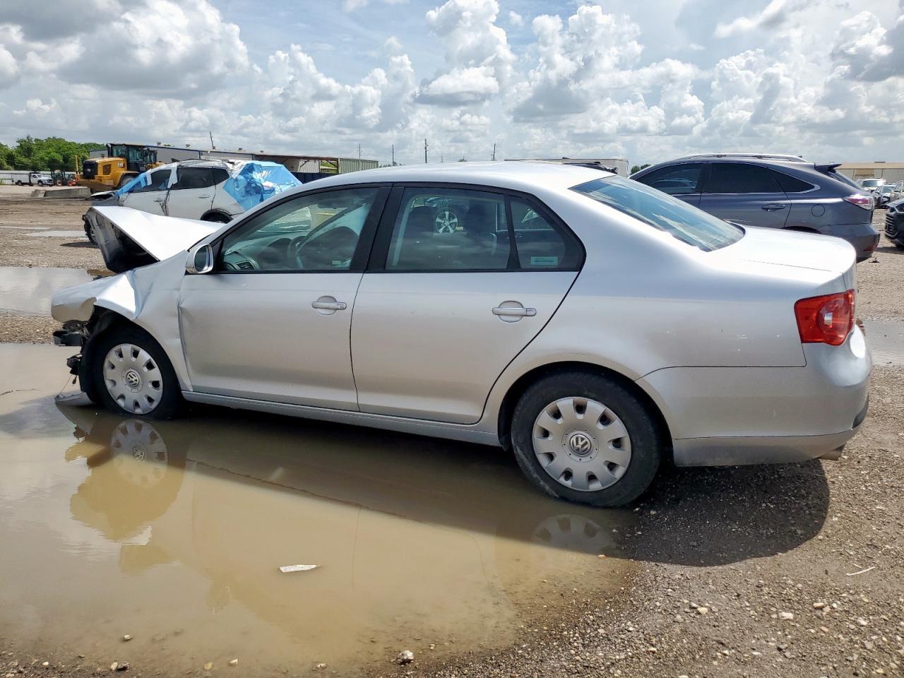 2005 Volkswagen New Jetta Value - Фото 2
