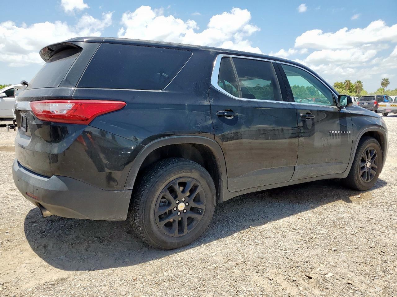 2018 Chevrolet Traverse Ls - Фото 3
