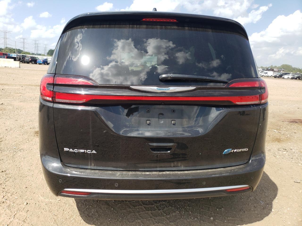 2021 Chrysler Pacifica Hybrid Pinnacle - Image 6