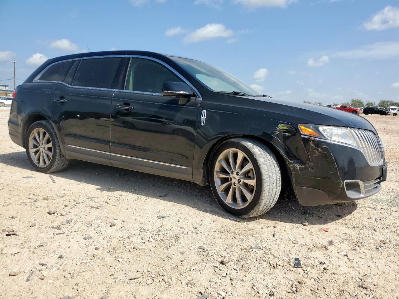 2012 Lincoln Mkt - Image 4