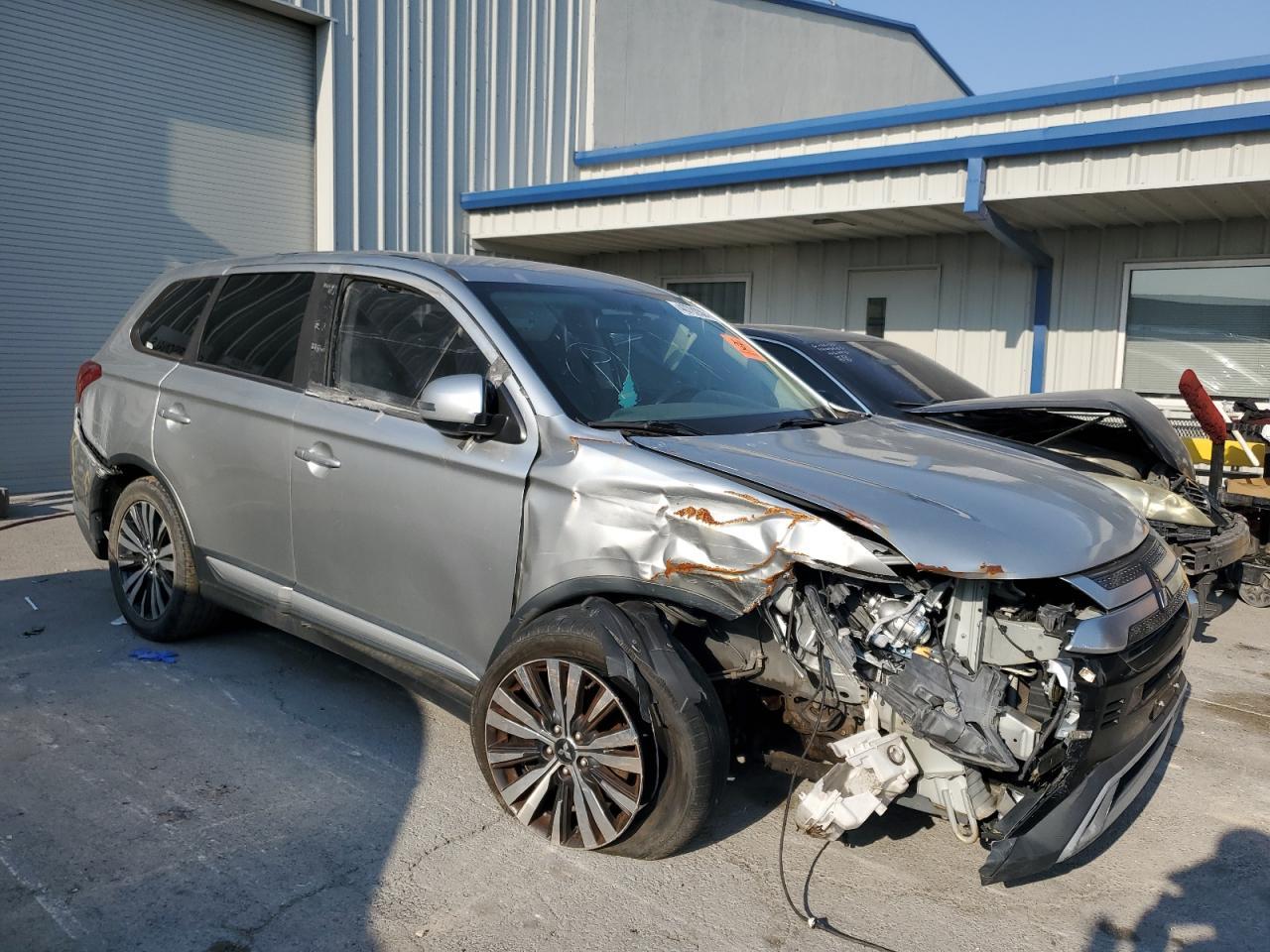 2019 Mitsubishi Outlander Se - Фото 4