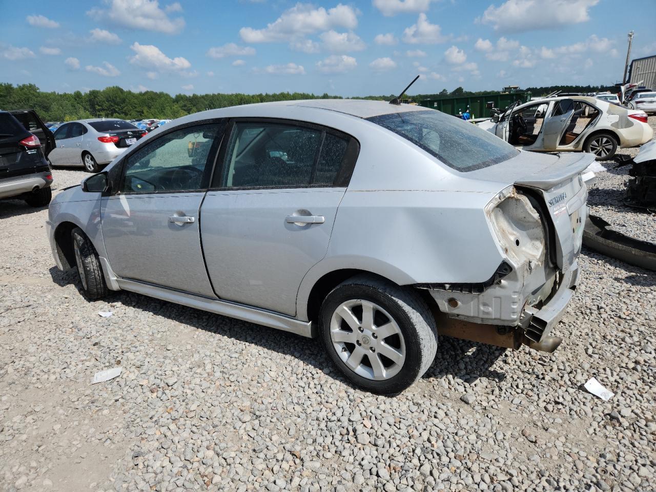 2011 Nissan Sentra 2.0 - Фото 2