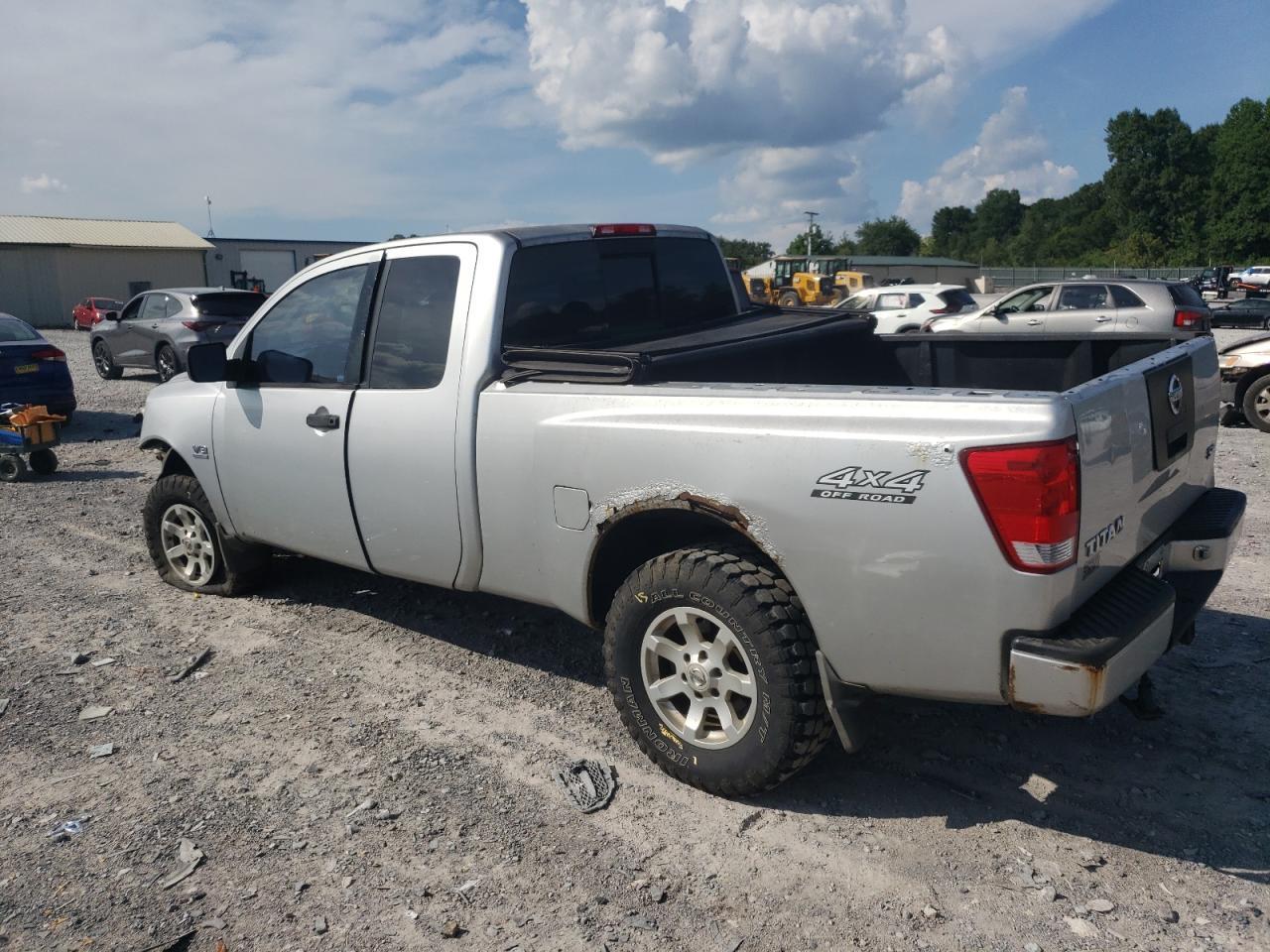 2004 Nissan Titan Xe - Image 2