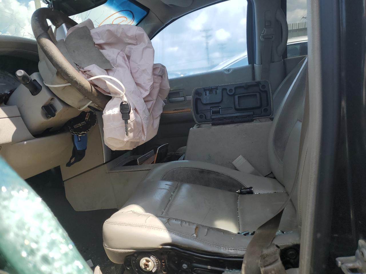 2007 Chrysler Aspen Limited - Image 7