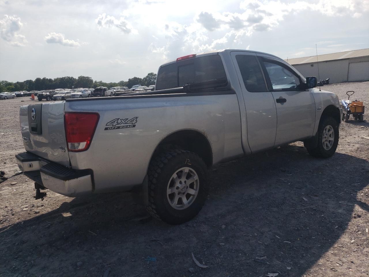 2004 Nissan Titan Xe - Image 3