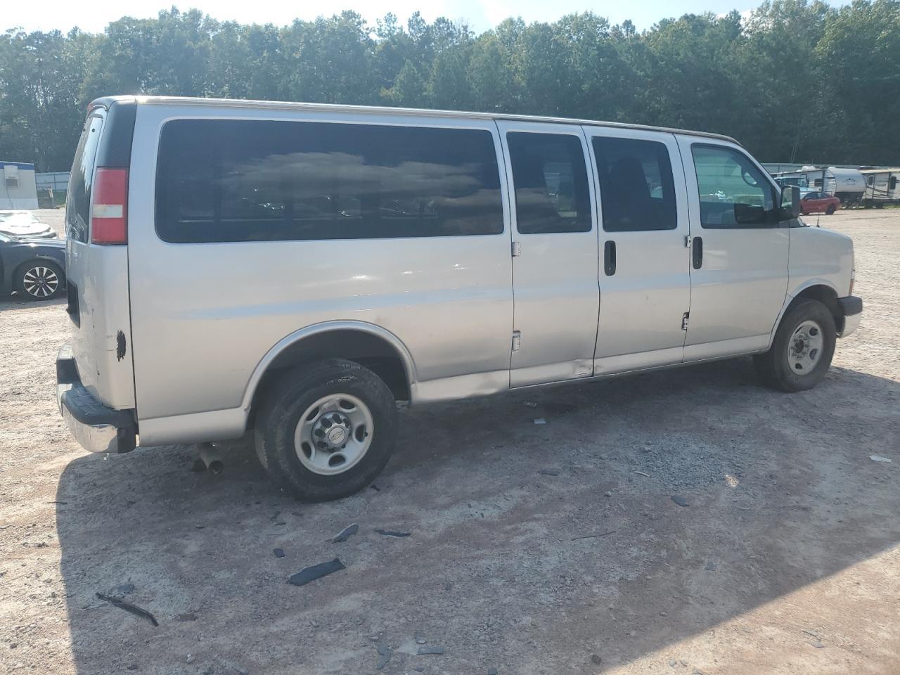 2014 Chevrolet Express G3500 Lt - Image 3